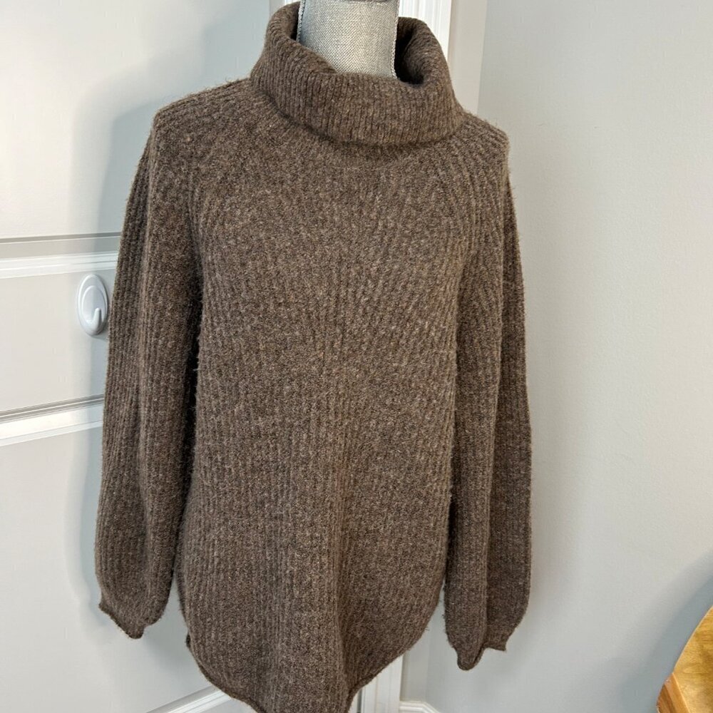 Molly Bracken Knit Mock Neck Pullover Size M Brown NWOT - Picture 2 of 3